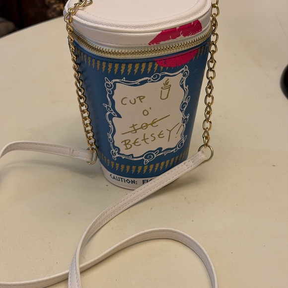 Betsey Johnson Kitsch Cup O' Betsey Crossbody Bag NWOT - Picture 4 of 10
